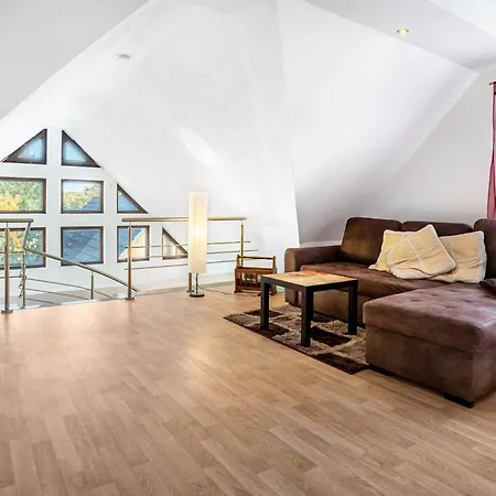 Ueber 2 Etagen Apartment Trollenhagen