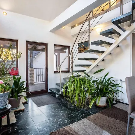 Ueber 2 Etagen Apartament *