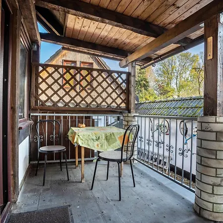 Apartament Ueber 2 Etagen Trollenhagen