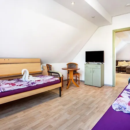 Apartament Ueber 2 Etagen Trollenhagen